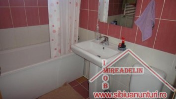 inchiriez-apartament-3-camere-valea-aurie-3