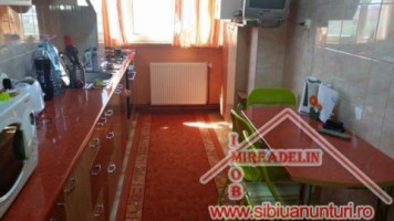 vand-apartament-3-camere-zona-piata-rahova