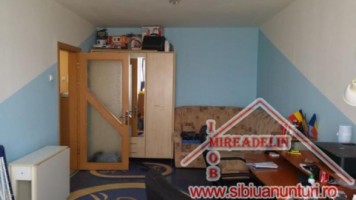 vand-apartament-3-camere-zona-piata-rahova-2