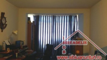 vand-apartament-3-camere-zona-piata-rahova-3