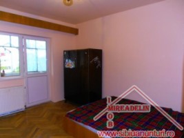 inchiriez-apartament-2-camere-valea-aurie-1