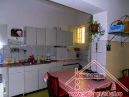 vand-casa-4-camere-zona-trei-stejari-6