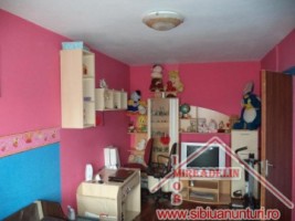 inchiriez-apartament-3-camere-vasile-aaron-3