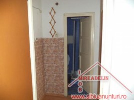 vand-garsoniera-28-mp-broscarie-4