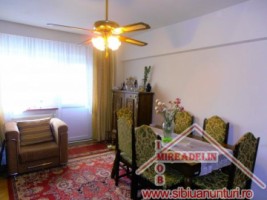 vand-apartament-3-camere-zona-rahova-1