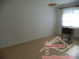 inchiriez-apartament-4-camere-strand-1