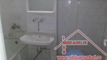 inchiriez-apartament-2-camere-calea-cisnadiei-4