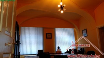 vand-apartament-la-casa-3-camere-ultracentral
