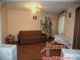 inchiriez-apartament-3-camere-zona-piata-cibin-1