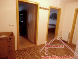 inchiriez-apartament-3-camere-zona-piata-cibin-5