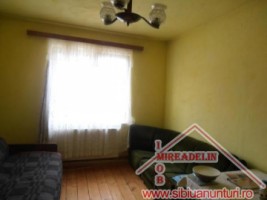 inchiriez-casa-4-camere-dp-singur-in-curte-zona-gara-mica-1