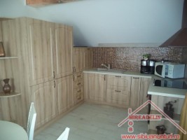 inchiriez-apartament-3-camere-zona-calea-dumbravii-2