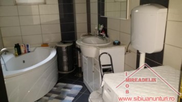 vand-apartament-de-lux-la-casa-3-camere-str-9-mai-9