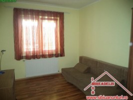 inchiriez-apartament-2-camere-zona-parcul-sub-arini