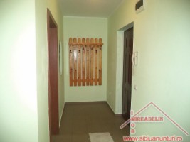 inchiriez-apartament-2-camere-zona-parcul-sub-arini-4