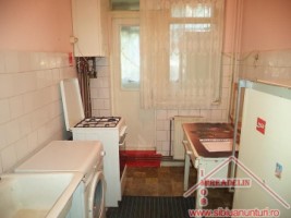inchiriez-apartament-2-camere-langa-biserica-de-pe-b-dul-mihai-viteazu-1
