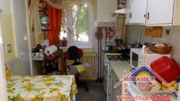 ocazie-acum-apartament-3-camere-56-mp-zona-terezian-4