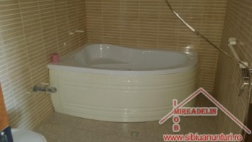 vand-urgent-3-camere-mansarda-zona-valea-aurie-1