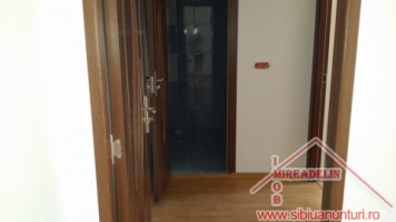 vand-urgent-3-camere-mansarda-zona-valea-aurie-3