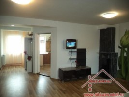 inchiriez-apartament-3-camere-zona-piata-cluj-3