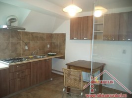 inchiriez-apartament-3-camere-zona-piata-cluj-4