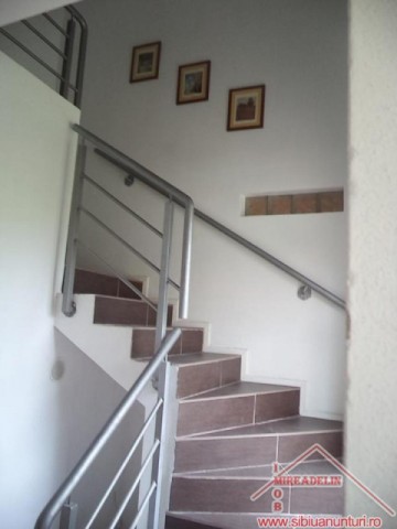 inchiriez-apartament-3-camere-zona-piata-cluj-10