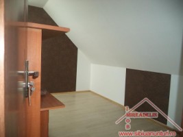 inchiriez-apartament-3-camere-zona-piata-cluj-7