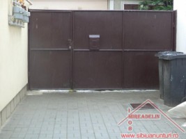 inchiriez-apartament-3-camere-zona-piata-cluj-12