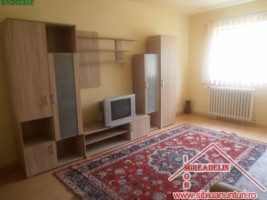 inchiriez-apartament-2-camere-langa-biserica-de-pe-mihai-viteazu