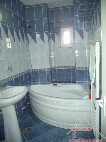 inchiriez-apartament-3-camere-terezian-4