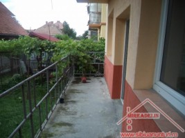 inchiriez-casa-5-camere-dpem-zona-trei-stejari-2