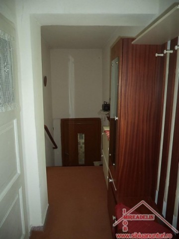 vand-casa-2-apartamente-curte-si-gradina-in-turnisor-8