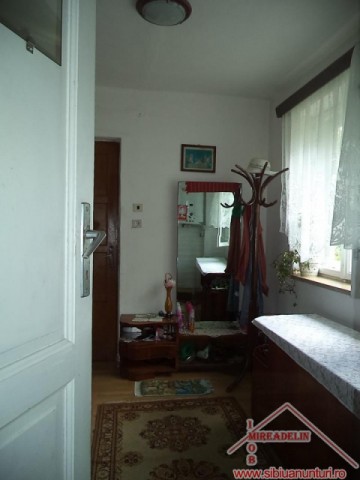 vand-casa-2-apartamente-curte-si-gradina-in-turnisor-9