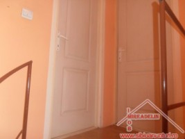 apartament-3-camere-la-mansarda-zona-valea-aurie-4