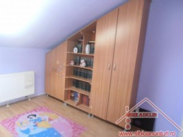 apartament-3-camere-la-mansarda-zona-valea-aurie-6