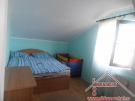 apartament-3-camere-la-mansarda-zona-valea-aurie-7