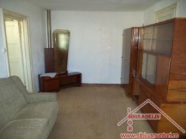 inchiriez-garsoniera-la-casa-zona-strand-5