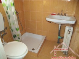 inchiriez-garsoniera-la-casa-zona-strand-6