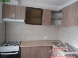 inchiriez-apartament-3-camere-la-vila-zona-lazaret