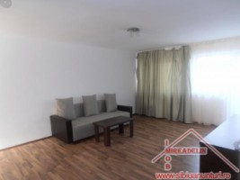 inchiriez-apartament-3-camere-la-vila-zona-lazaret-2