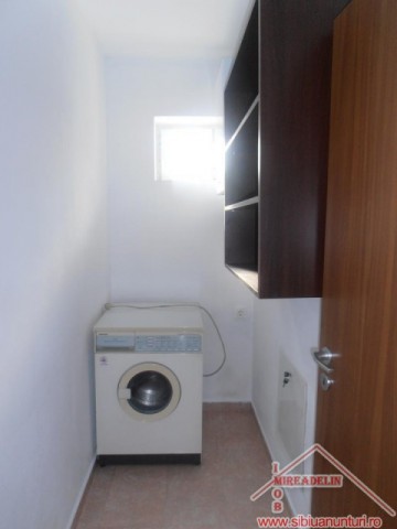 inchiriez-apartament-3-camere-la-vila-zona-lazaret-7
