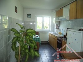 vand-apartament-3-camere85mpzona-rahova-3