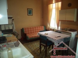 inchiriez-casa-1-camera-centralin-zona-spitalului-cfr-3