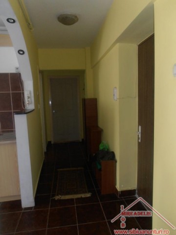 inchiriez-apartament-2-camere-modern-zona-centrala-4