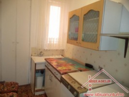 inchiriez-apartament-2-camere-zona-mihai-viteazu-2
