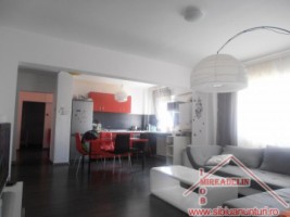 ocazie-vand-apartament-4-camere-zona-mihai-viteazu-2