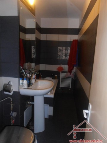ocazie-vand-apartament-4-camere-zona-mihai-viteazu-8
