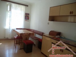 inchiriez-apartament-2-camere-la-casa-zona-turnisor-2