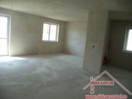 vand-apartament-3-camere-la-vila-calea-cisnadiei-1