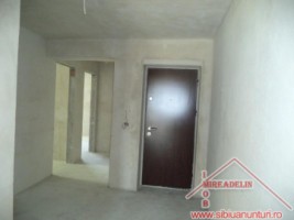 vand-apartament-3-camere-la-vila-calea-cisnadiei-2